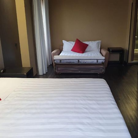V99 Hotel Róma Kültér fotó