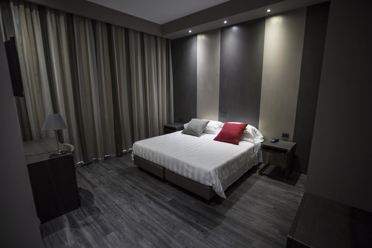 V99 Hotel Róma Kültér fotó