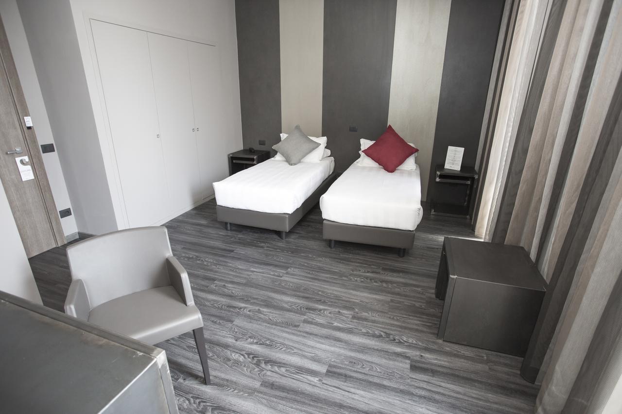 V99 Hotel Róma Kültér fotó