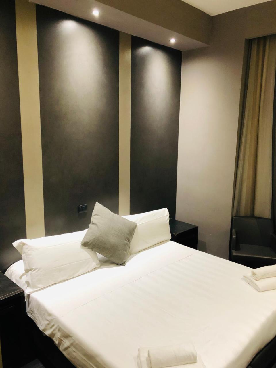 V99 Hotel Róma Kültér fotó