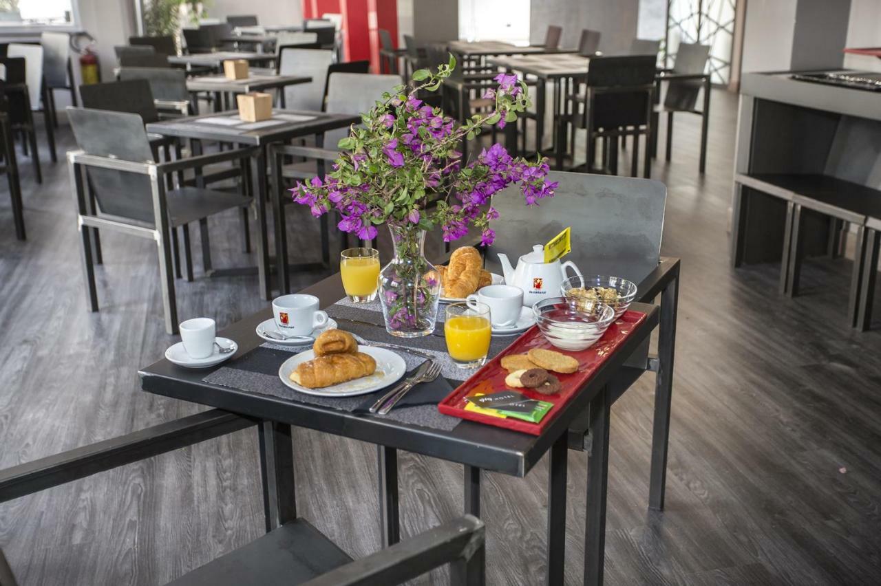 V99 Hotel Róma Kültér fotó