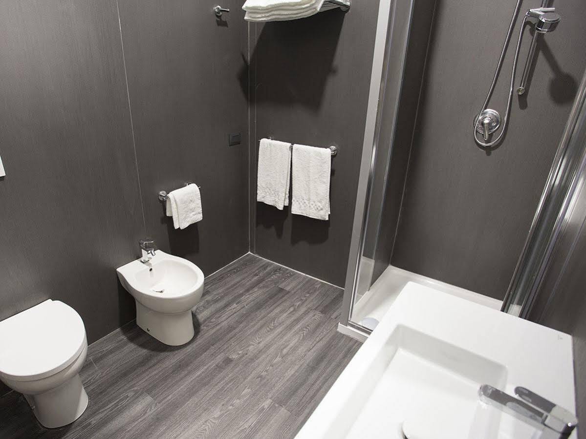 V99 Hotel Róma Kültér fotó