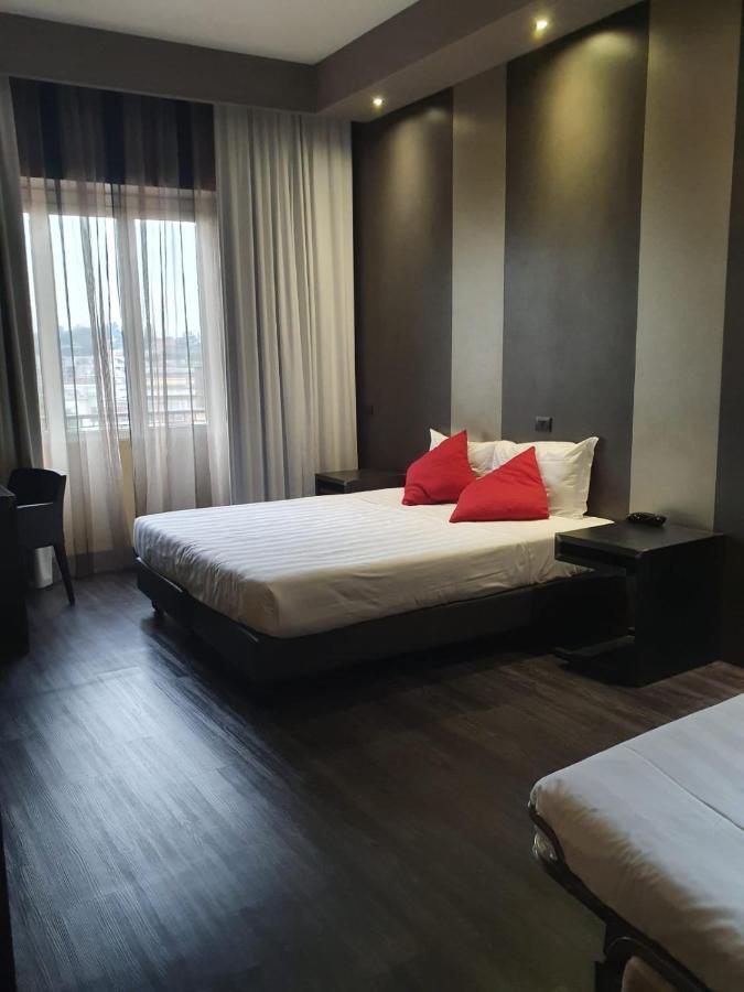 V99 Hotel Róma Kültér fotó