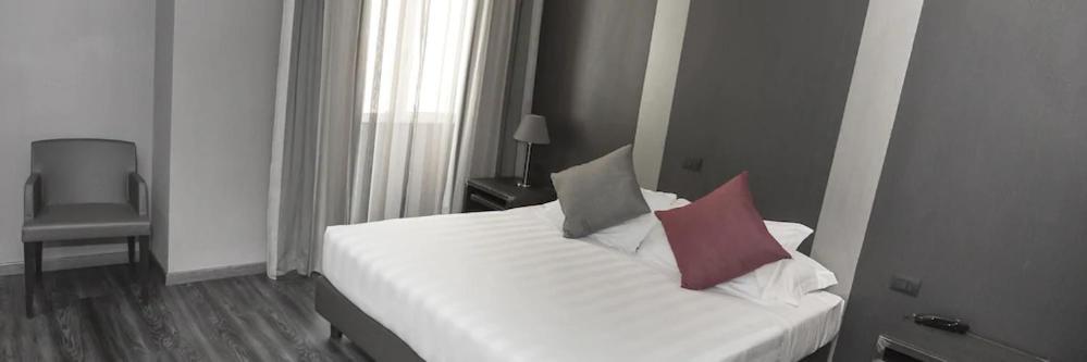 V99 Hotel Róma Kültér fotó