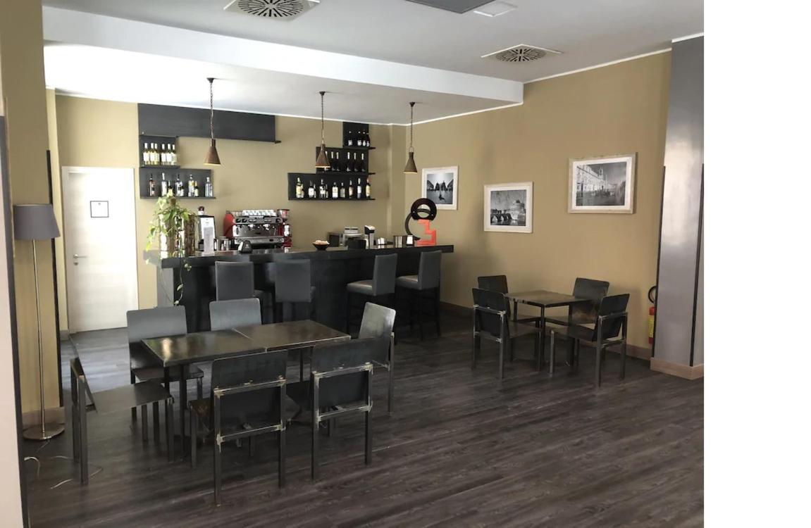 V99 Hotel Róma Kültér fotó