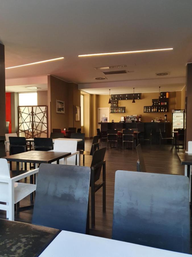 V99 Hotel Róma Kültér fotó